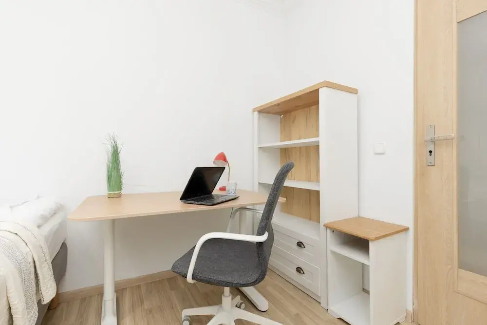 Modern Two-bedroom Warsaw by Renters