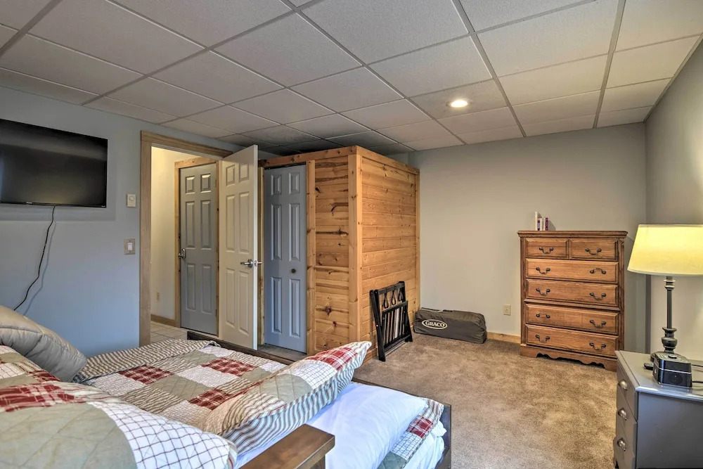 Secluded Gaylord Cabin w/ Deck, Fire Pit & Grill!