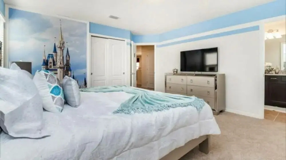 Beautiful 6 Bedroom Home With Private Pool and Game Room Ww1508