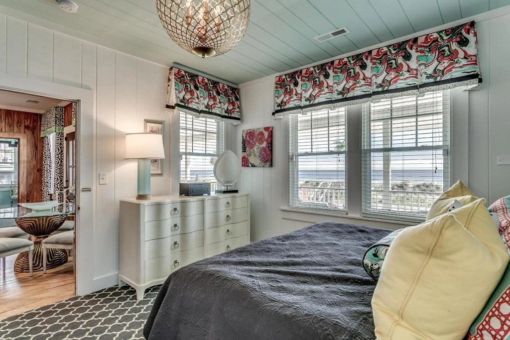 -Under The Sea (8 Bdrm / 7 Bath, Sleeps 22)
