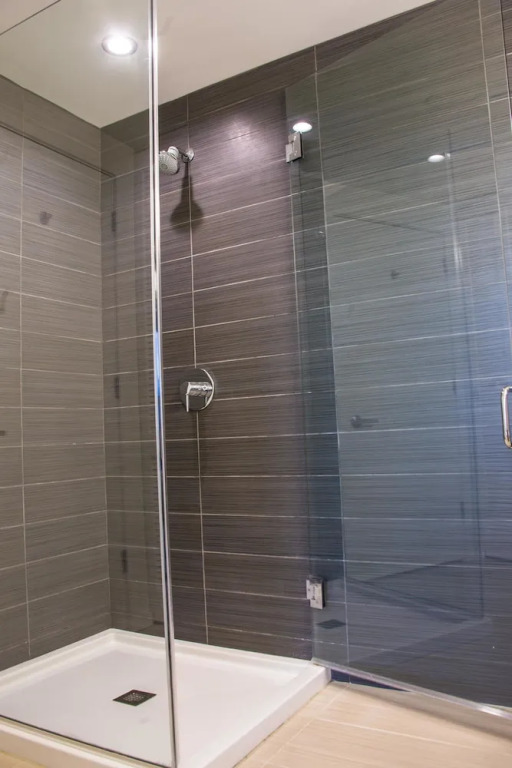 Coral Homes - Designer Penthouse in Old City - "The Apollo" Suite