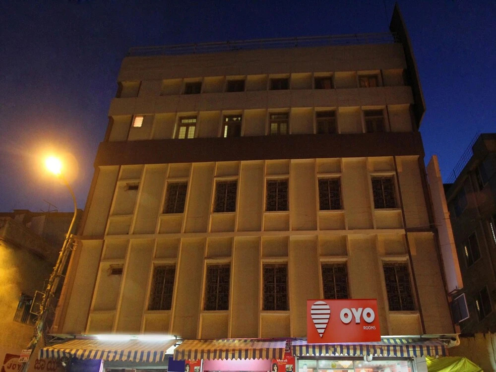 Charu Comforts by OYO Rooms