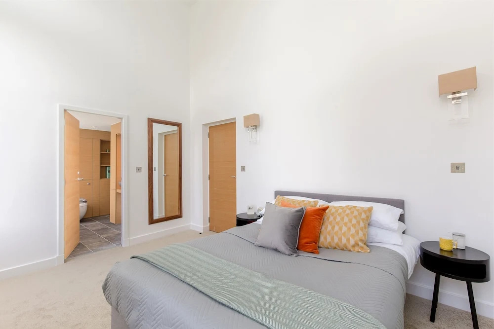 Luxury 3 bedroom duplex Apartment in the iconic Quartermile with Stunning Balcony Views