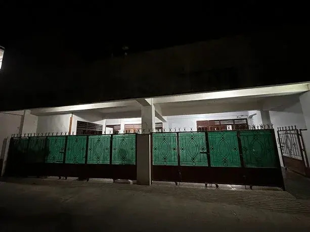 OYO 93128 Hotel Lamin 2
