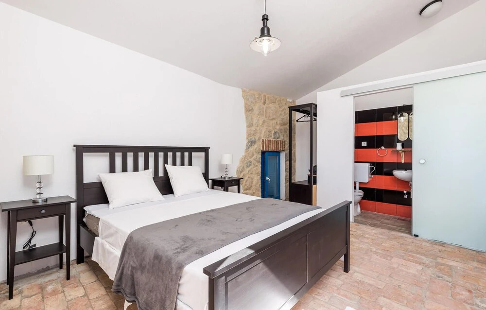 Amazing Home in Novalja With 5 Bedrooms and Wifi