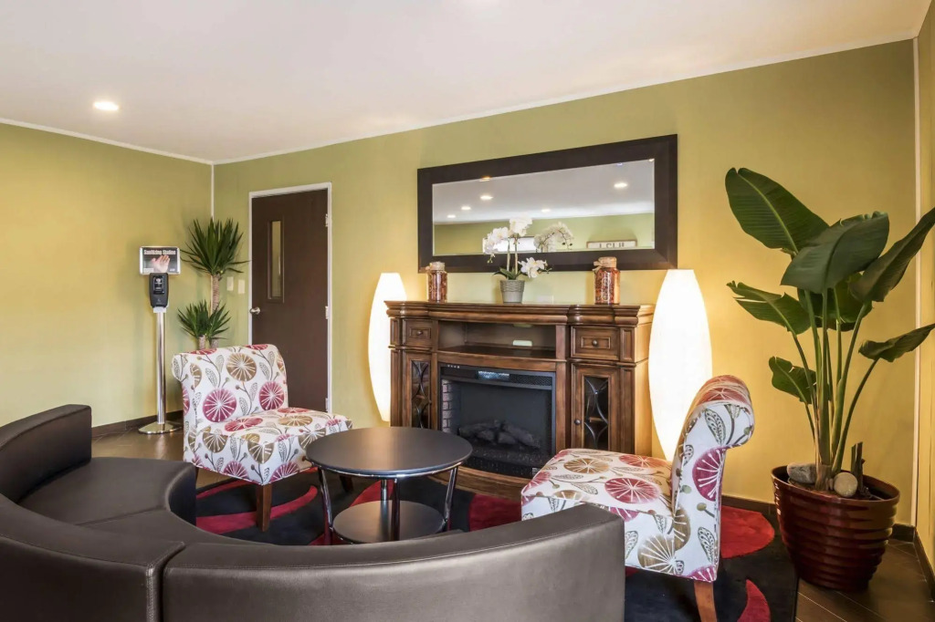 Motel 6 Lancaster