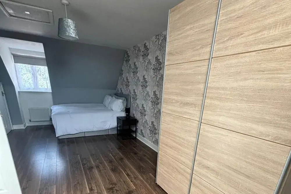 Trowbridge House, Long Stay Disc, Parking, Wifi