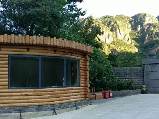 Jinta Xiangu Holiday Town