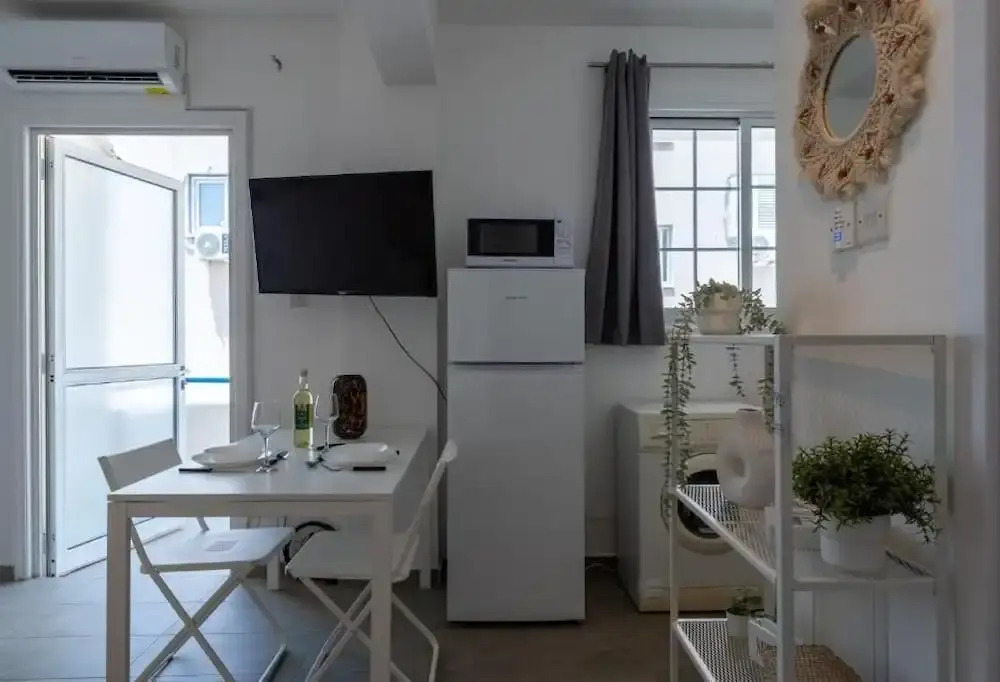 Orchid Cozy Studio & Balcony in Larnaca