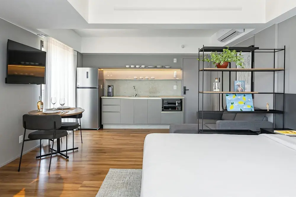 Studios Rio Branco by Viva - Prédio moderno, aptos com cama king-size no centro de Floripa