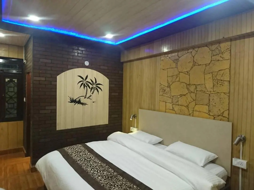 OYO 12782 Hotel Sweet Home