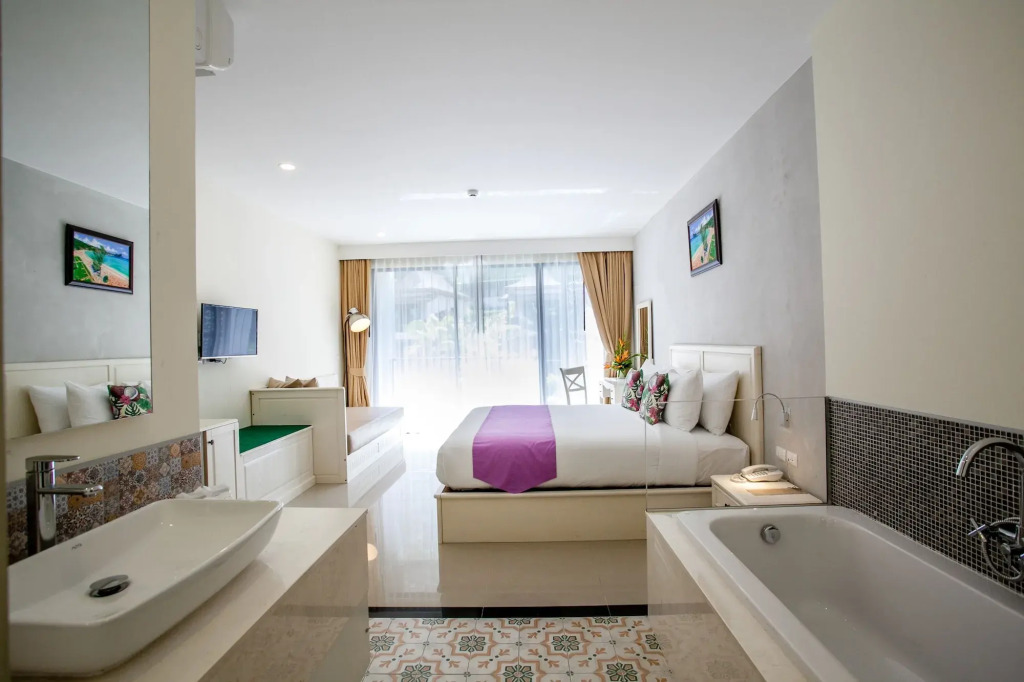 HULA HULA RESORT l truly tropical and fun wellness