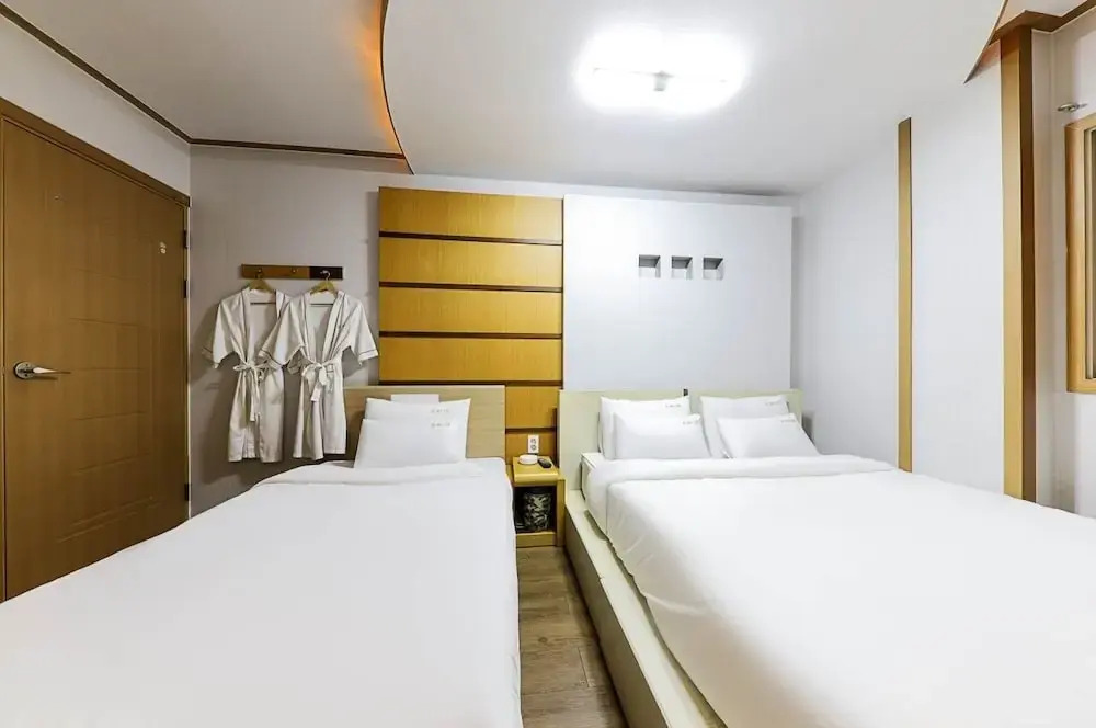 Eli Motel