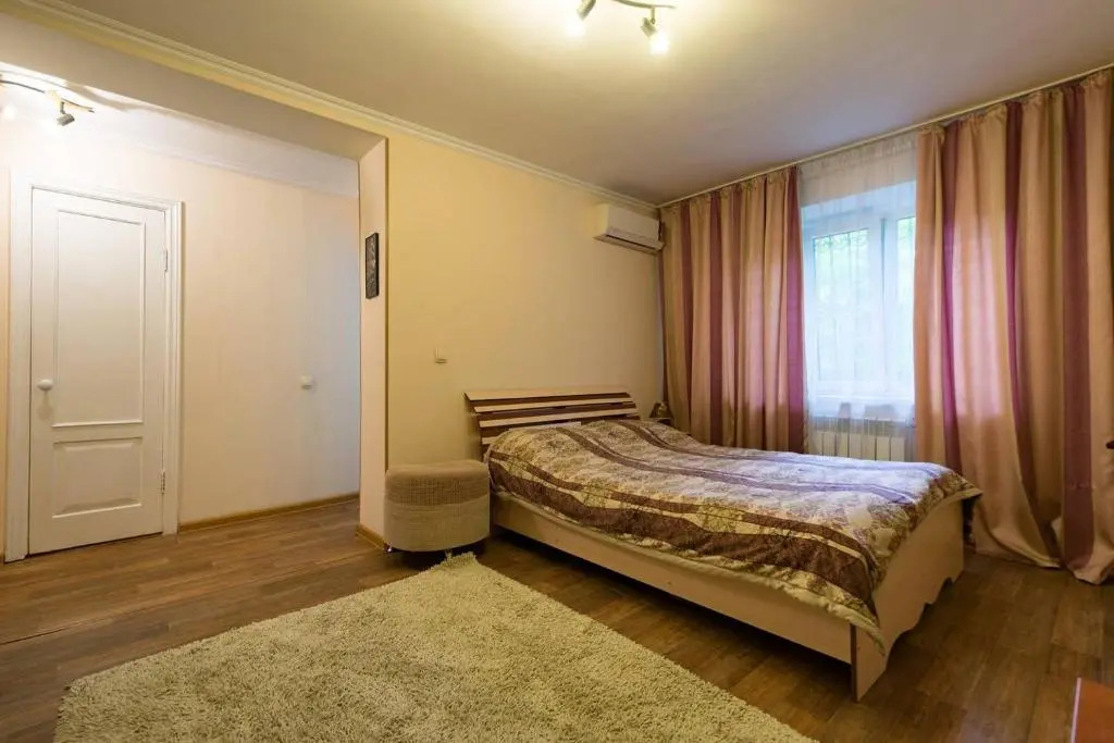 Apartment Nadezhda at Zheltoskan 77/79