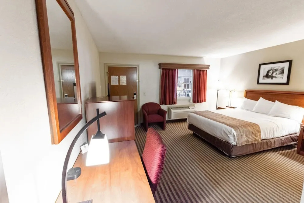 Eleven Boutique Hotel LLC