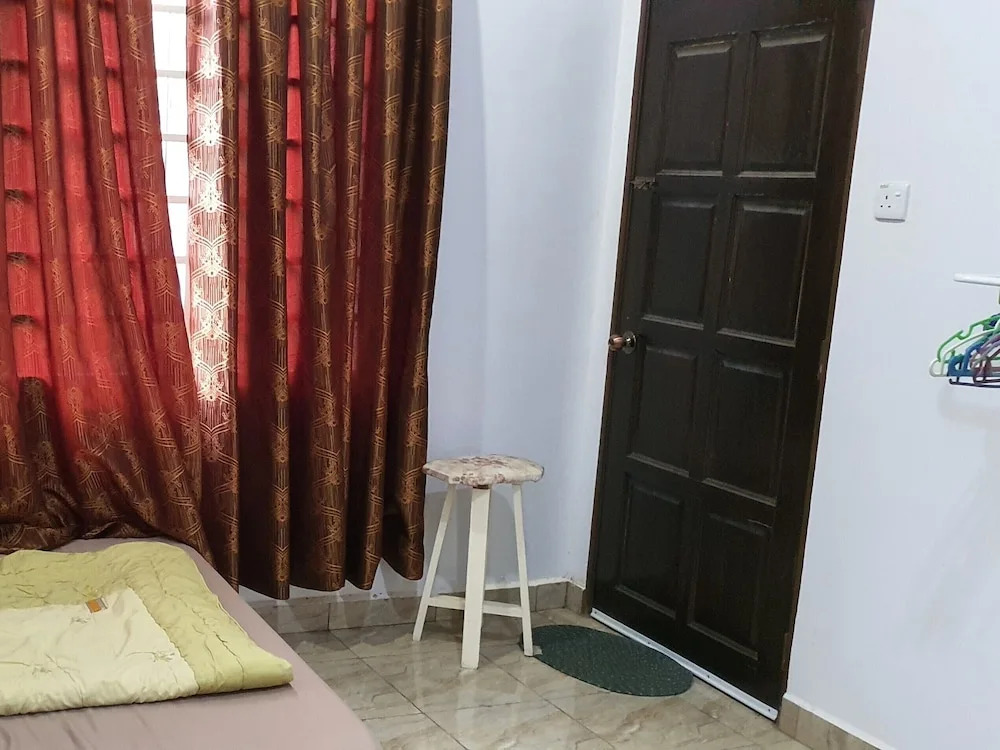 OYO Home 90496 Delima Homestay