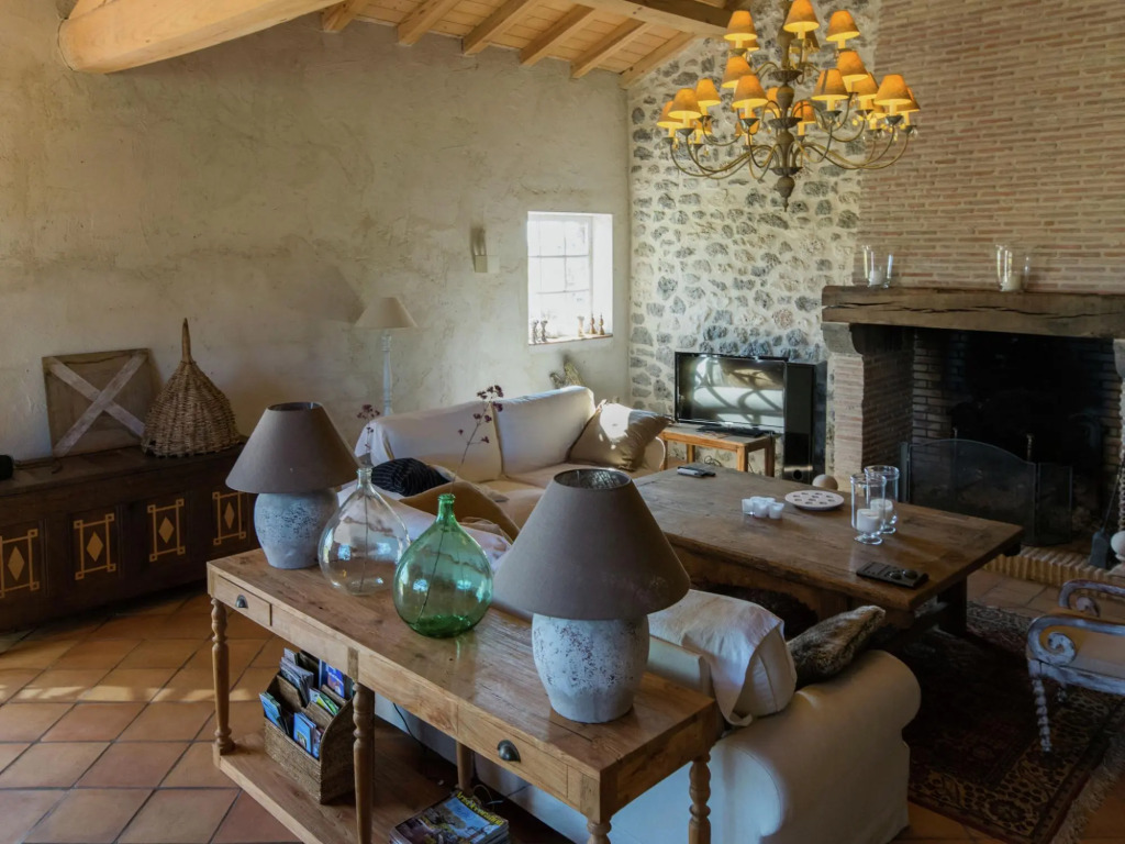 Mansion in Fargues with Pool and Garden
