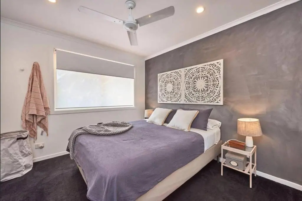 Whale House 8 - 6 Electra Close