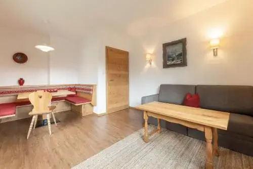 Ferienwohnung Haus Zyka - inklusive STUBAI SUPERCARD - nähe Elferlifte - Supermarkt - Busstop