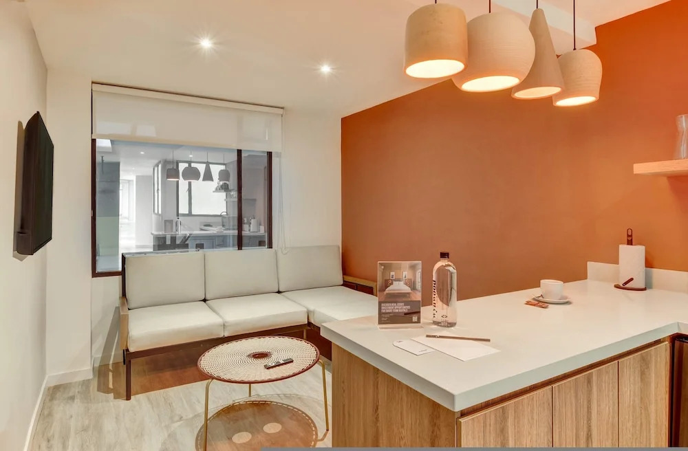 w Beautiful 1BR Retreat in Vibrant Zona T