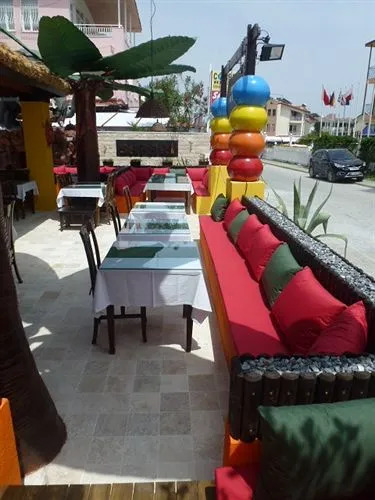 Safari Suit Hotel , Side