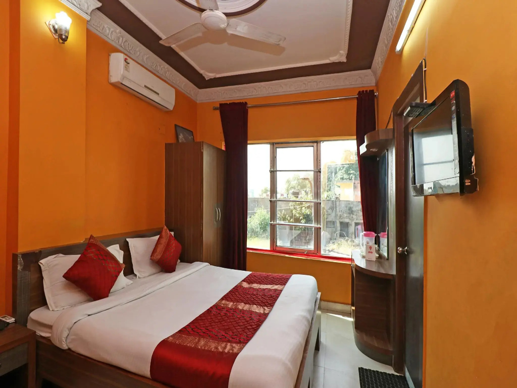 OYO 11637 Hotel Novelty