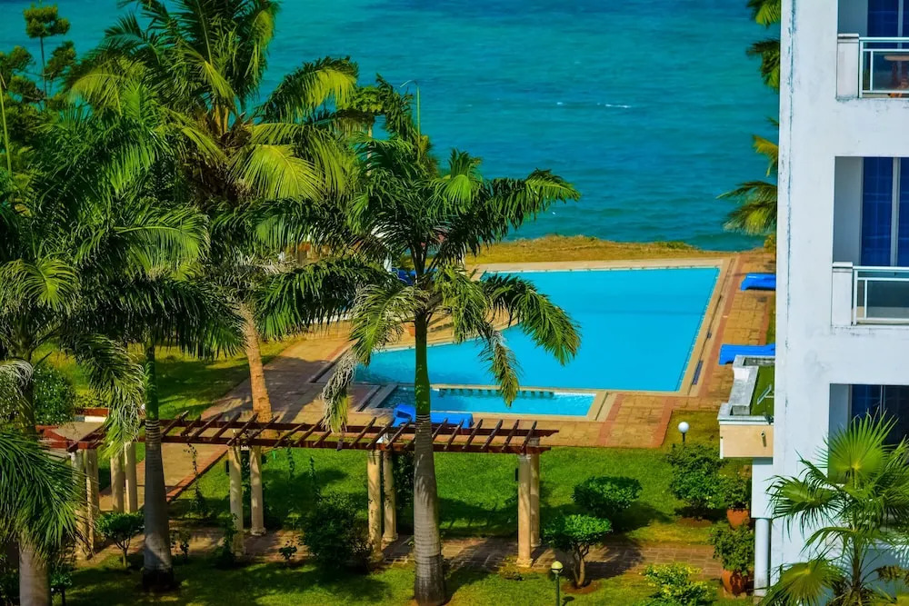 Stay.Plus Almasi Beachfront Apartments