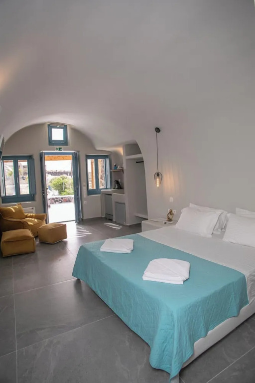 Notis Villa