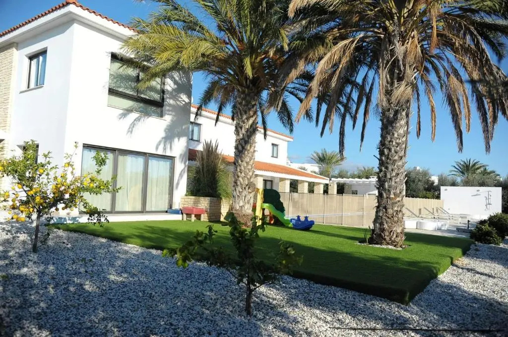 Holiday 6 Bedroom Luxury Villa