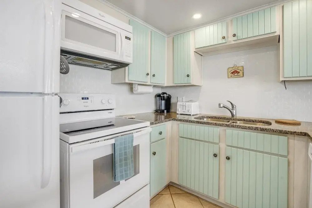 Thunder Island 147d 2 Bedroom Condo by RedAwning