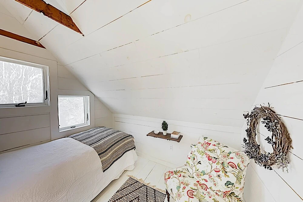 New Listing! Charming Bayside Barn W/ Fire Pit 2 Bedroom Home
