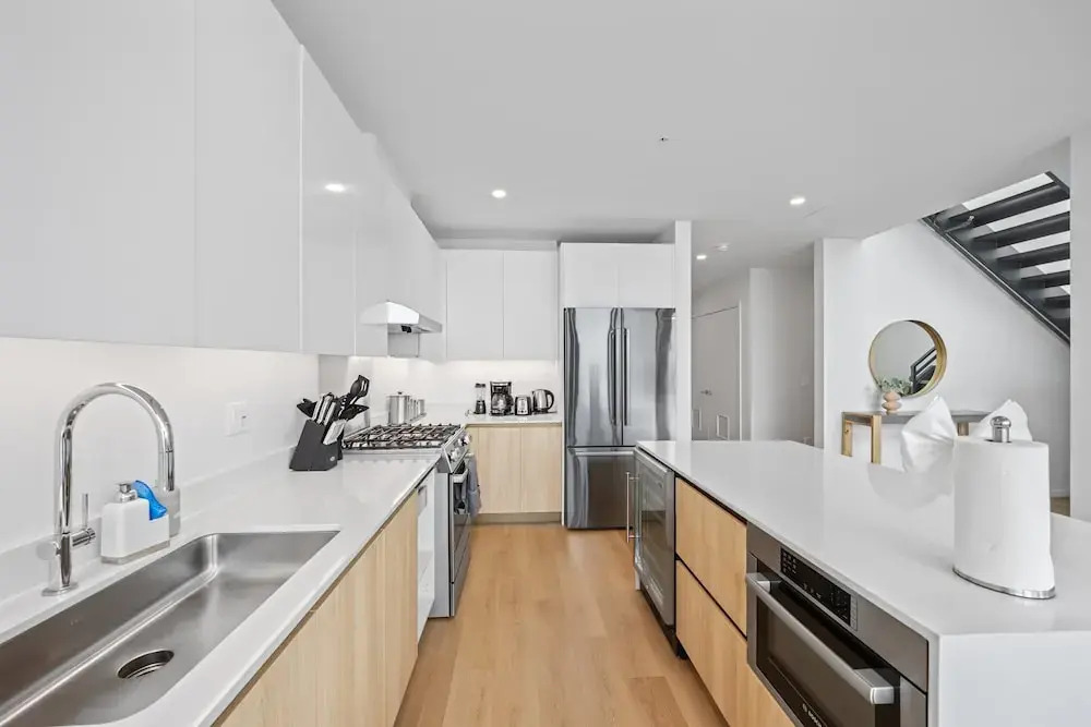 @marbella Lane - 3BR Coastal Retreat w/ Luxe Touch