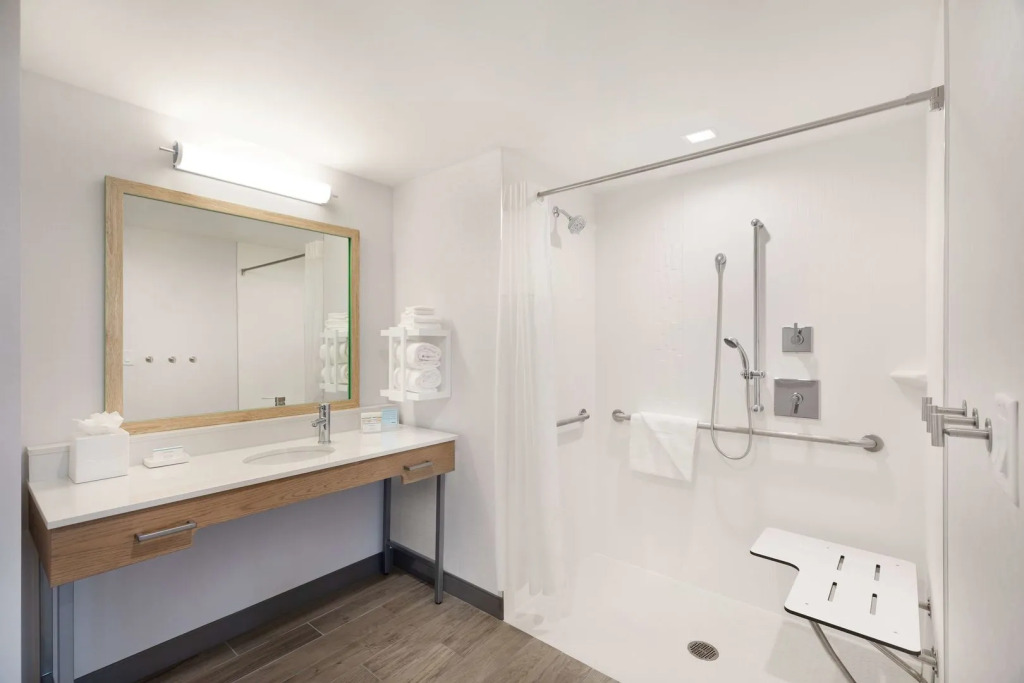 Hampton Inn & Suites Watertown Boston, Ma