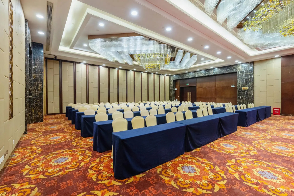 Cenbest Jinling Grand Hotel