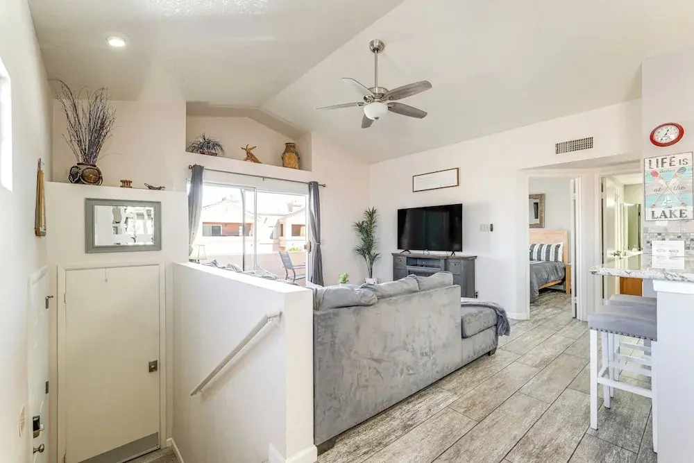 Walk to Rotary Park: Lake Havasu City Condo
