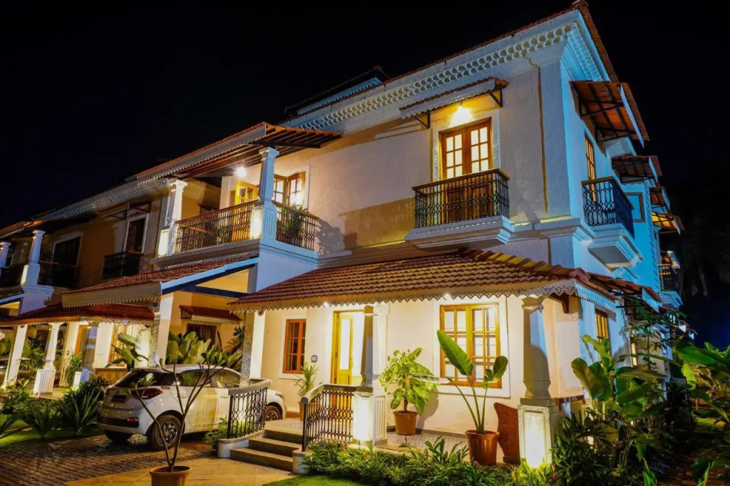ELIVAAS 4 BHK with Pvt Pool in Arpora - Lumin