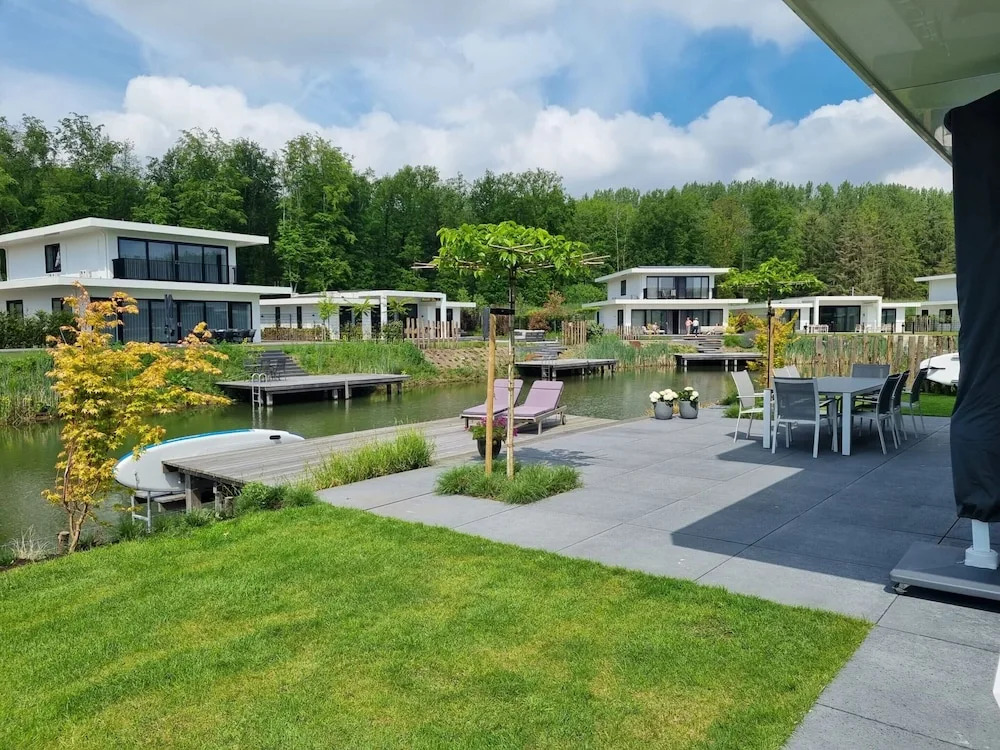 Waterfront Villa, Forest & Golf Club