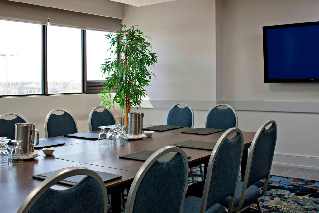 Delta Hotels by Marriott Edmonton South Conference Centre