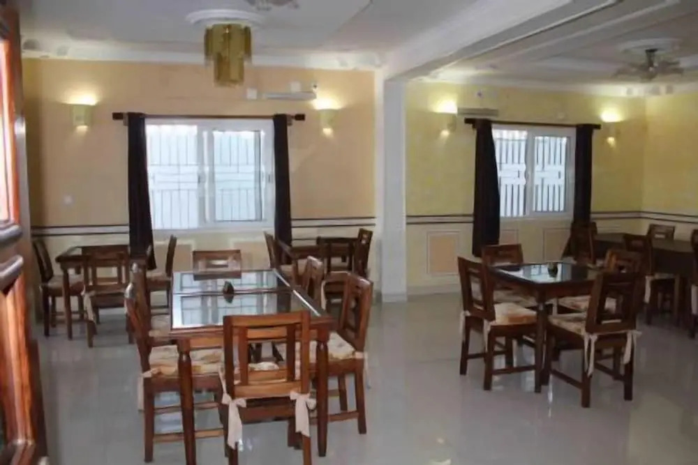 Hotel H1