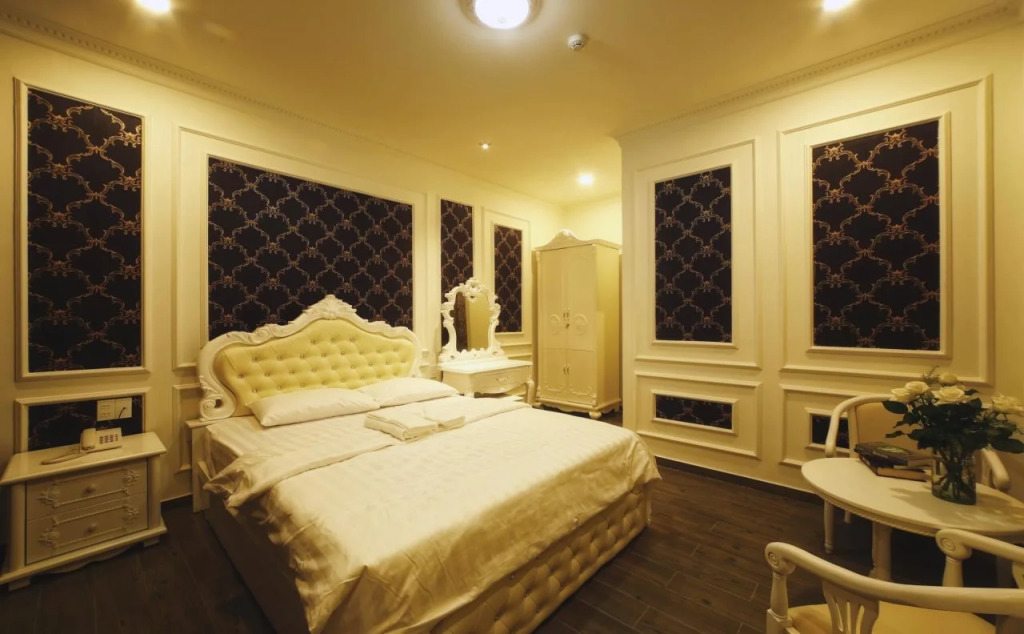 royal hotel bà điểm hồ chi minh