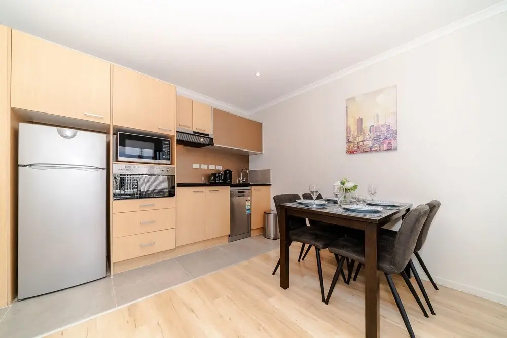 Warm & Cosy Two-Bedroom Apartment in CBD