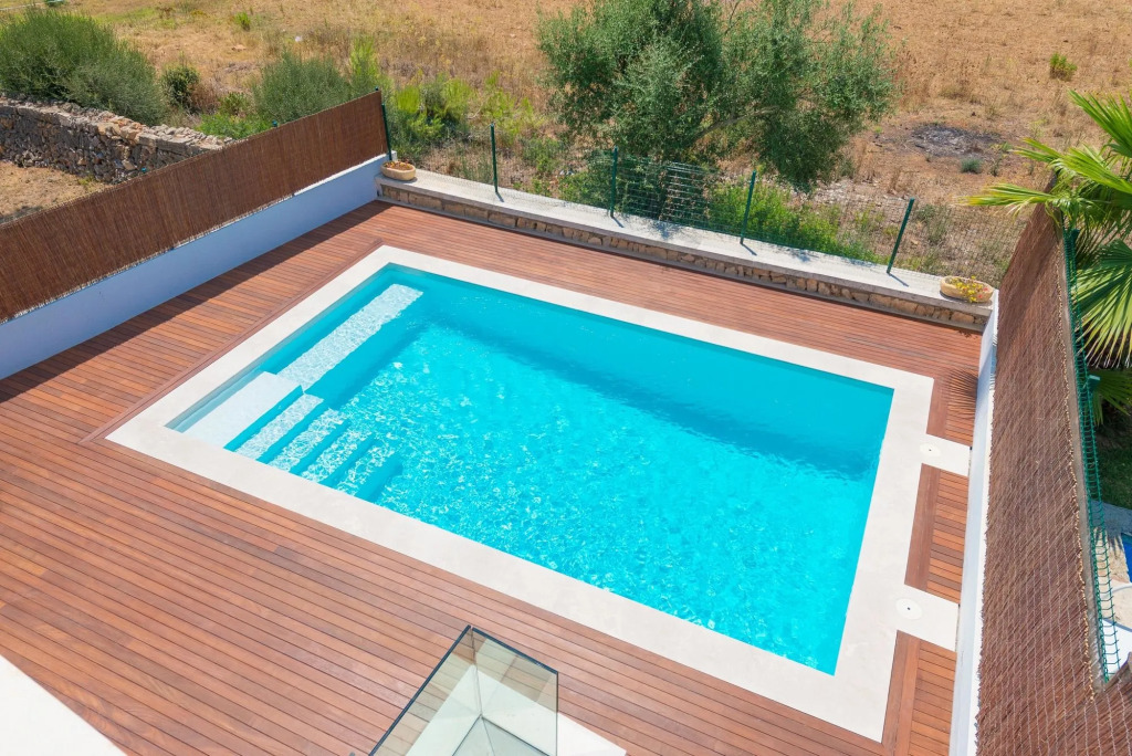 Villa Casa Marian for 8 with swimming pool, garden and close to beach