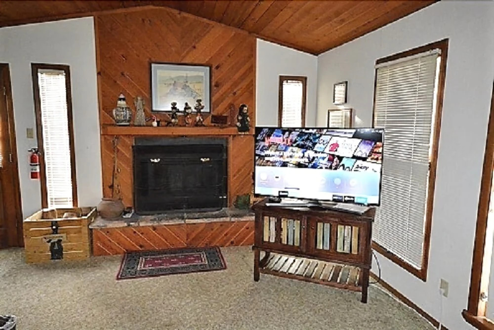 English - Three Bedroom Cabin
