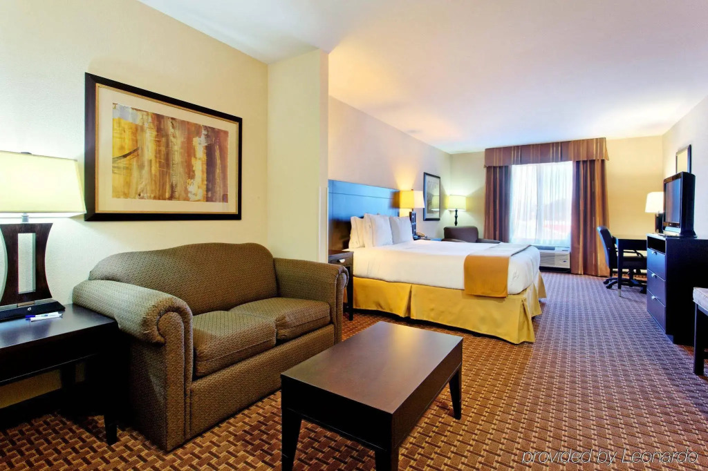 Holiday Inn Express & Suites Ozona by IHG