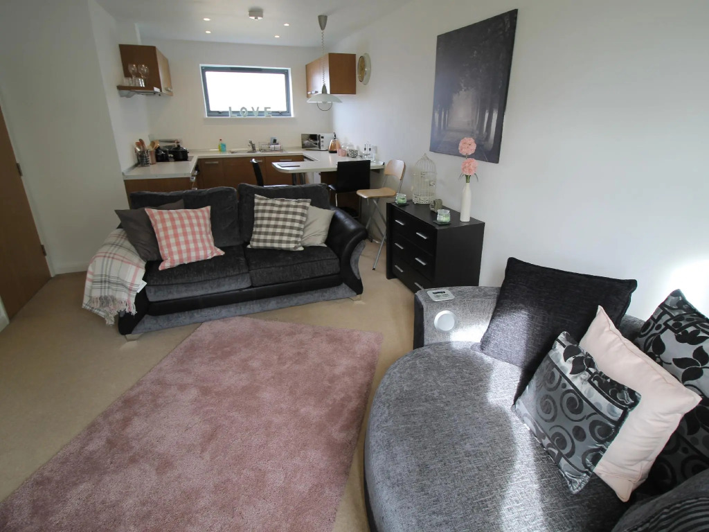 Radyr Place Apartments by Cardiff Holiday Homes