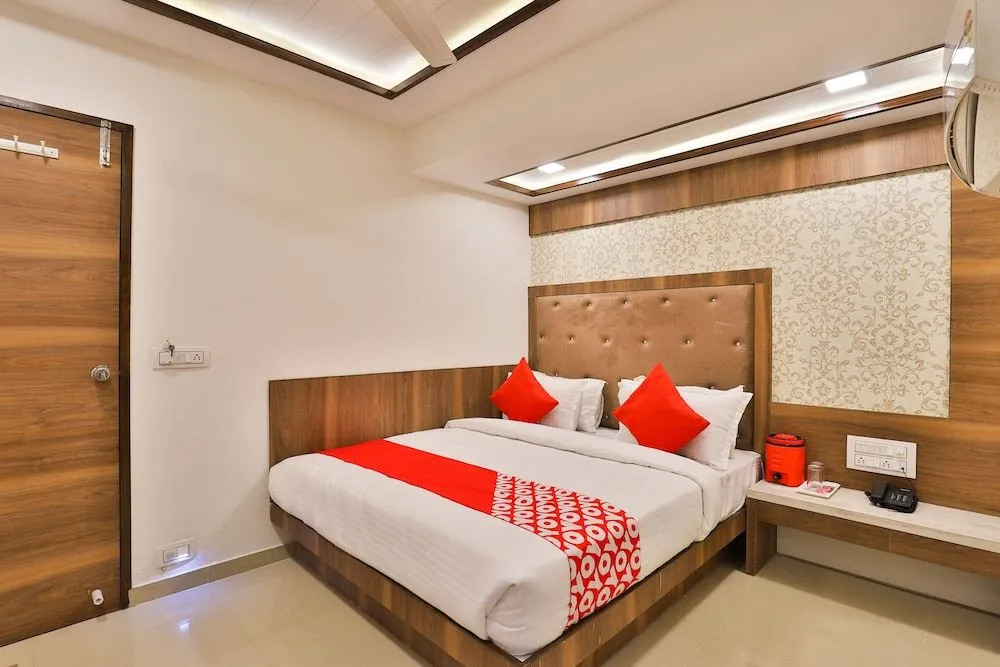 OYO 24950 Hotel Shree Balaji Residency
