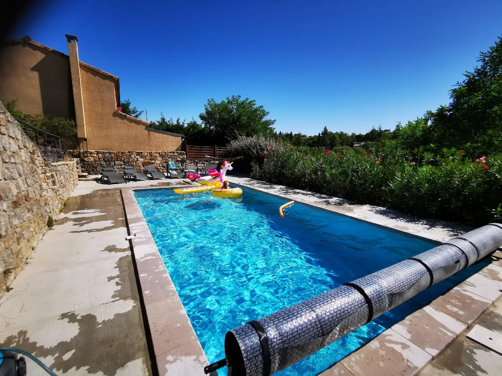 Magnifique gîte en pierres 6 personnes avec piscine privée Ardèche plein sud
