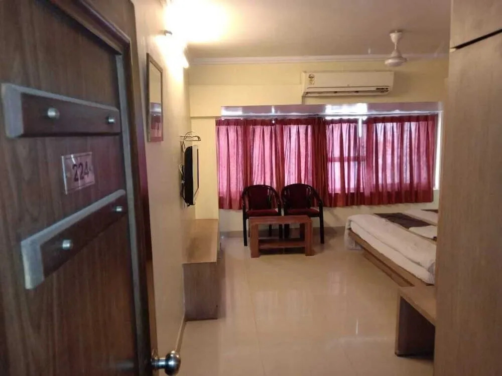 OYO 2289 Hotel Radha Palace