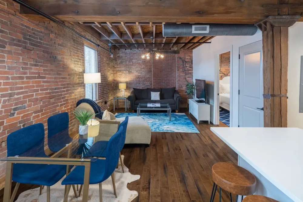 Contemporary Nashville at The 1865