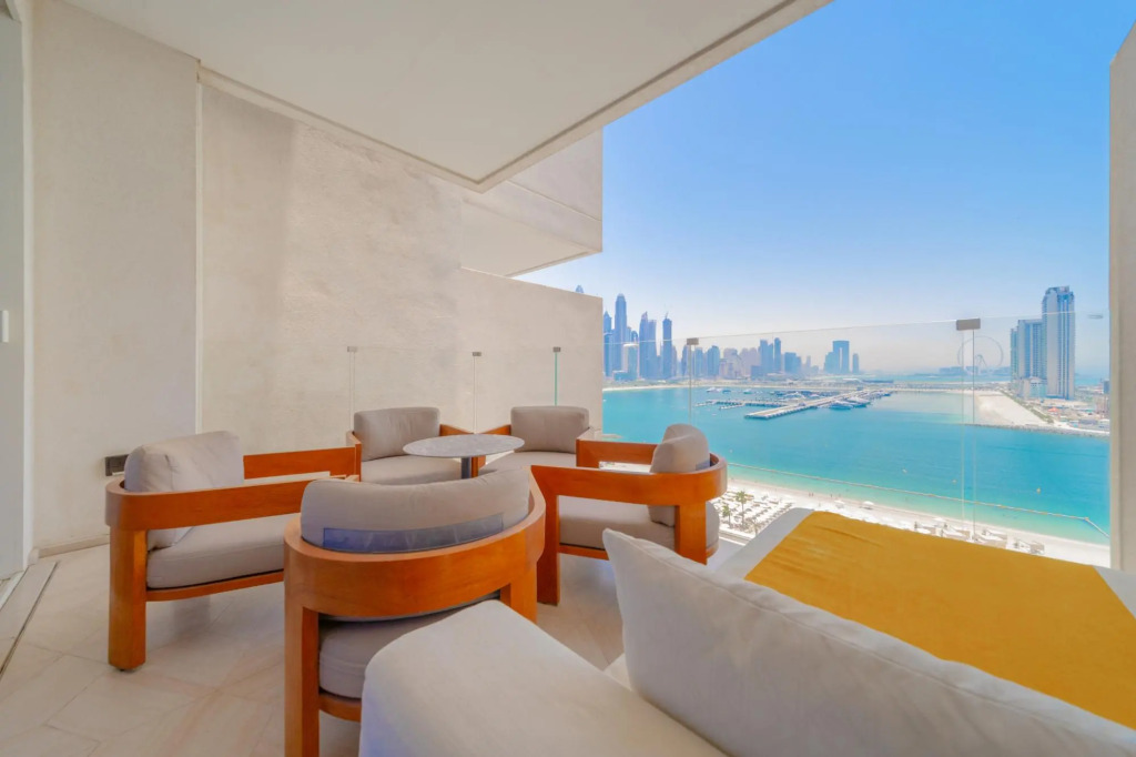 Dxb - Five - 30906 - Pj